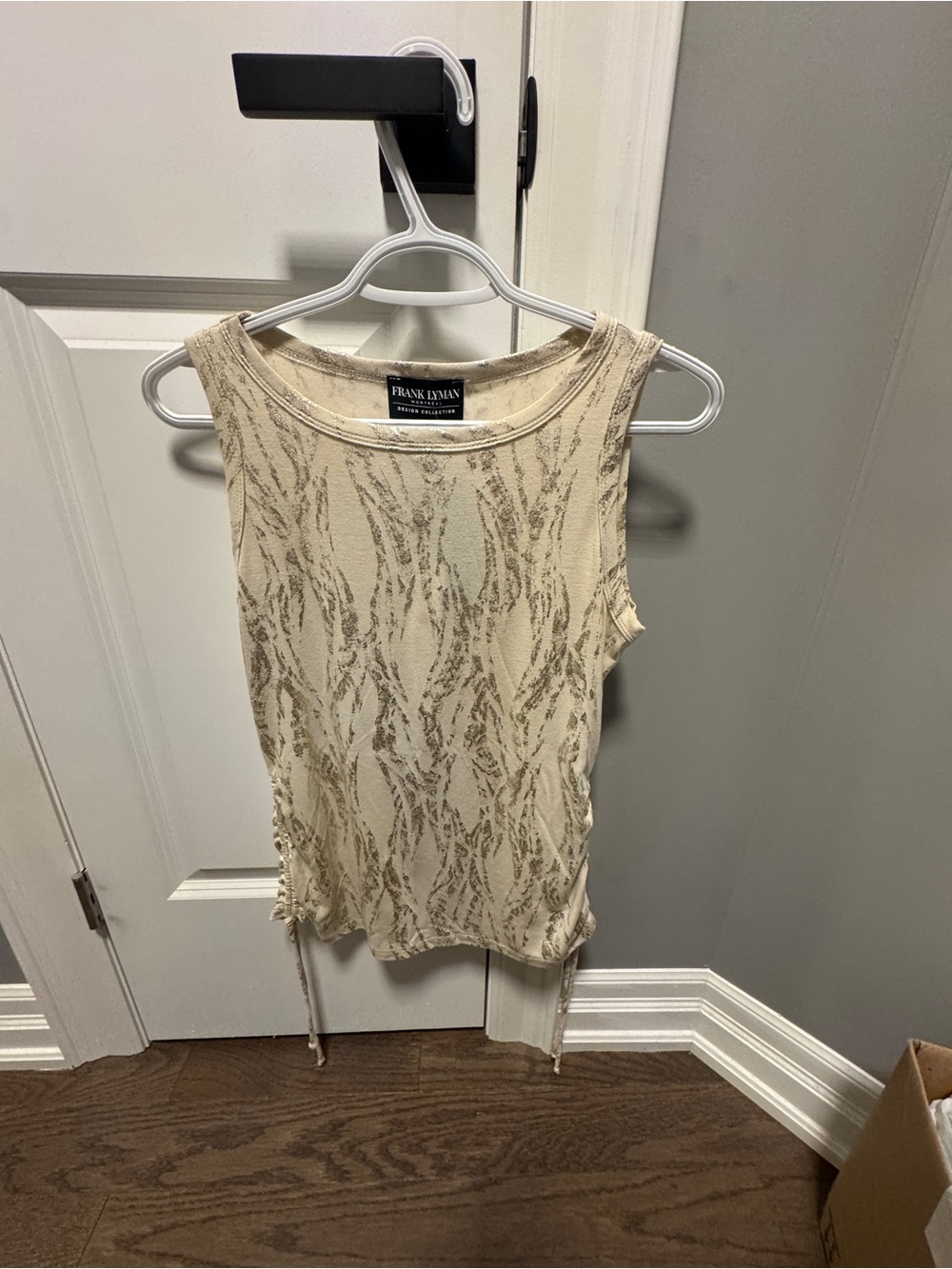 NWT Frank Lyman Design Cream Patterned Sleeveless Top with side pull strings sz4